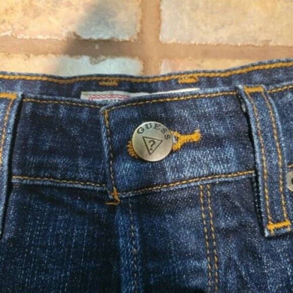 Guess Jean Shorts Blue Denim Distressed Raw Hem Triangle Logo Womens Size 28 - Picture 6 of 11